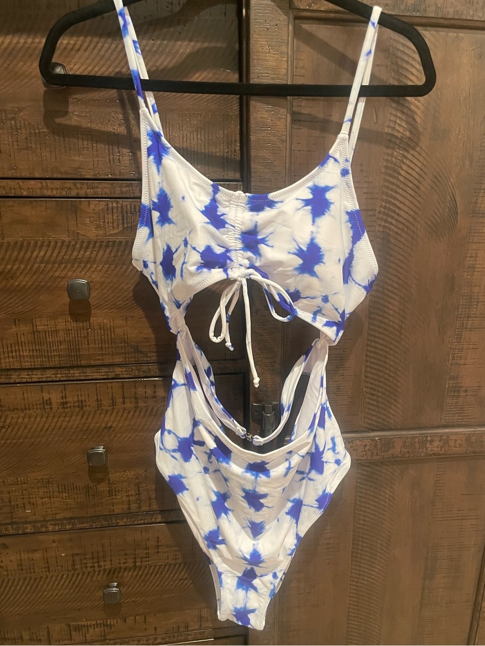 Cupshe White and Blue Tie-Dye Cutout One-Piece Swimsuit